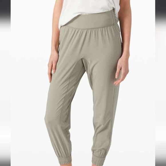 lululemon athletica Pants - Lululemon Sun Setter Jogger - Size 6 - Iron Grey - full length (28in)
